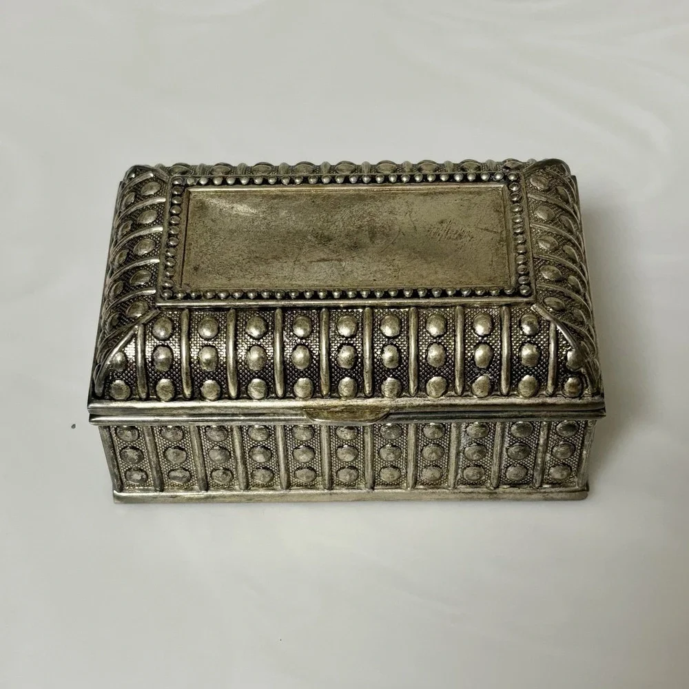 SMALL VINTAGE SILVER PLATE TRINKET OR JEWELRY TABLE CABINET BOX